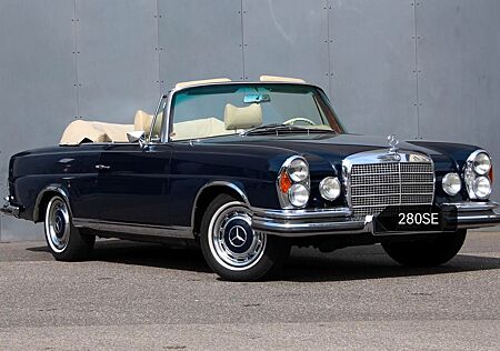 Mercedes-Benz 280 280SE/C/8. (D) 111-E28 Cabriolet, Flachkühler