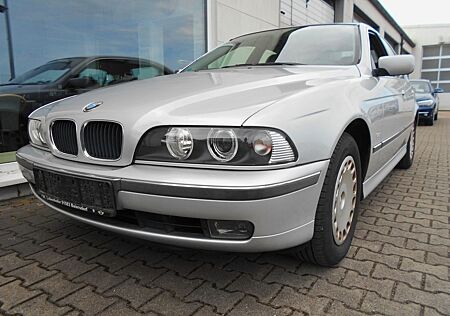 BMW 520i Automatik TÜV NEU -KLIMA-TEMPOMAT-MFL-....
