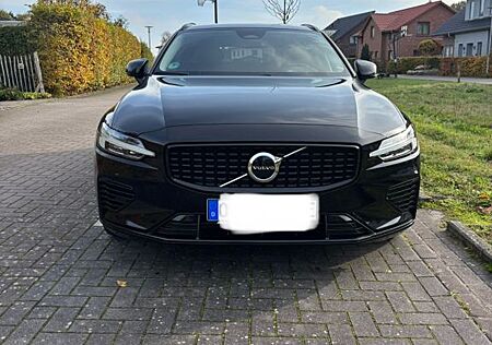 Volvo V60 T6 AWD Plug-in Hybrid Plus Dark Auto Plu...