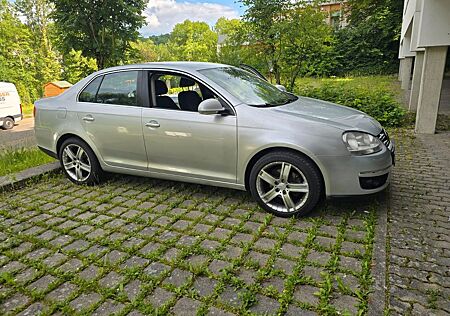 VW Jetta Volkswagen 2.0 FSI Automatik Comfortline Comfortline