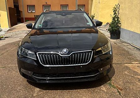 Skoda Superb 2.0 TDI SCR DSG Active Combi Active