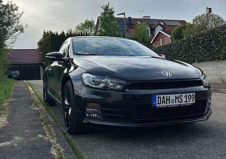 VW Scirocco Volkswagen 2.0 TSI -