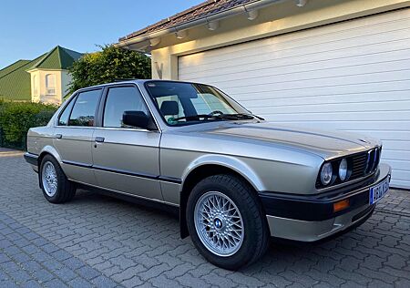 BMW 316i E30 Limousine