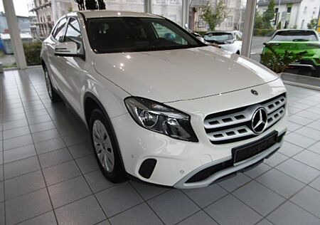 Mercedes-Benz GLA 250 4Matic, Kamera, PDC, KeyLess, Navi, AT