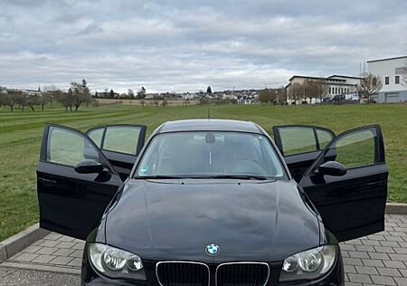 BMW 118i - TÜN NEU