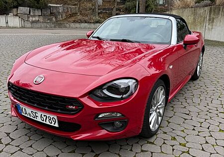 Fiat 124 Spider - Limited Edition Europa 82 von 140