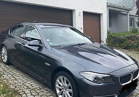 BMW 520d xDrive Automatik Luxury Line