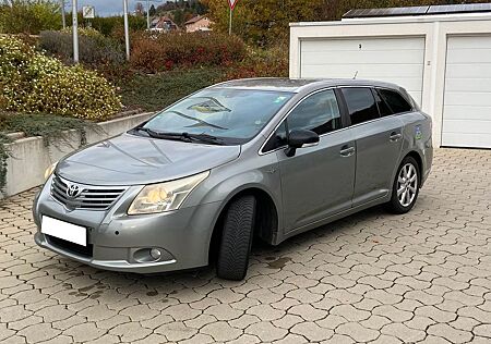 Toyota Avensis gebraucht kaufen Toyota Avensis Combi 2.2 Automatik TÜV JAN 2027