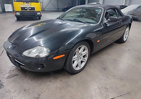 Jaguar XK8 Cabriolet 1.Hand AT-Motor I