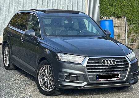 Audi Q7 3.0 TDI 3xSLINE HUD NACHTS SOFTCL PANO 360KA