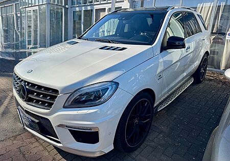 Mercedes-Benz ML 63 AMG 4MATIC / Perfomance / VOLL