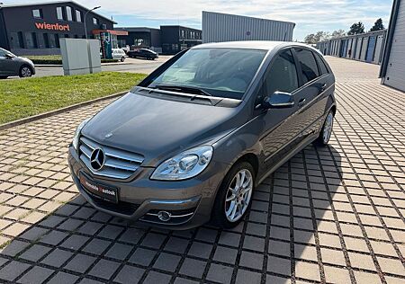 Mercedes-Benz B 180 *NUR 113000 KM*AHK*KLIMA*ALLWETTERREIFEN*