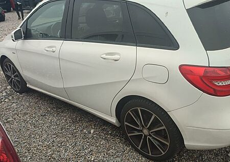 Mercedes-Benz B 180 BlueEFFICIENCY -