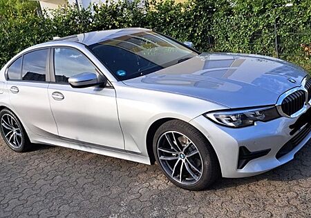 BMW 320d NAVI, KLIMA, HEAD-UP DISPLAY