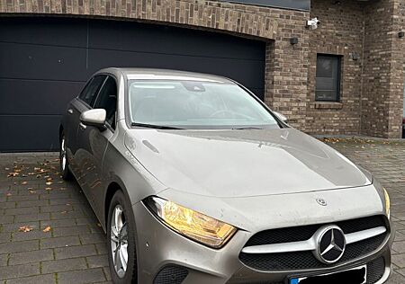 Mercedes-Benz A 180 Mercedes Benz A180D inkl. 1 Jahr Sterne Garantie