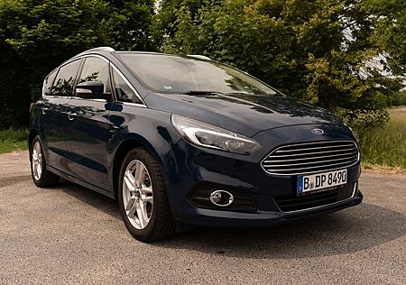Ford S-Max Titanium /ACC/KAMERA/LED/SONY