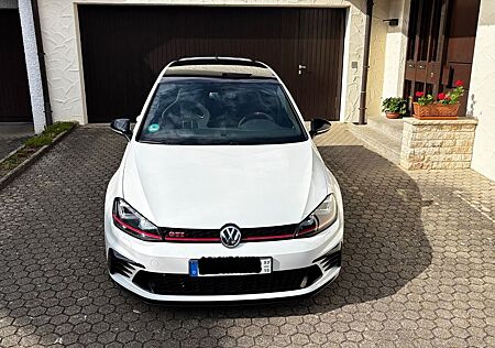 VW Golf Volkswagen 7 GTI Clubsport /