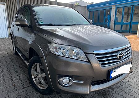 Toyota RAV 4 2,2-l-D-CAT 4x4 Executive