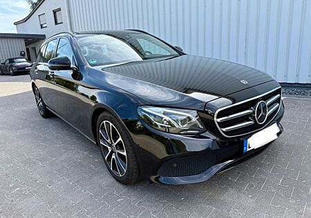Mercedes-Benz E 300 d T VOLL Leder Luft Nigth Widescreen