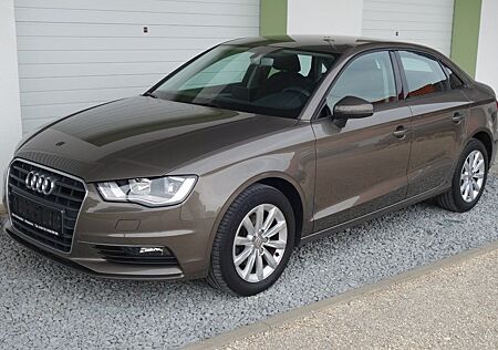 Audi A3 Limousine attraction 1.Hd MMI Basic PDC