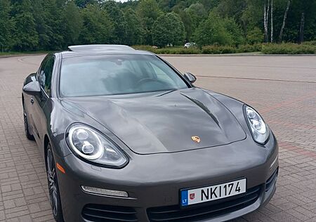 Porsche Panamera S 309kw