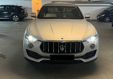 Maserati Levante Diesel 3.0 D_Memory_Keyless_Champagne