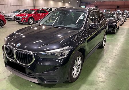 BMW X1 16 SDRIVE * NAVIGATION * ALU * PDC