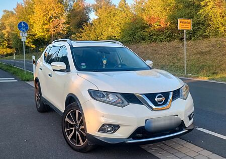 Nissan X-Trail 1.6 DIG-T 360° Panor. 7-Sitzer AHK Leder