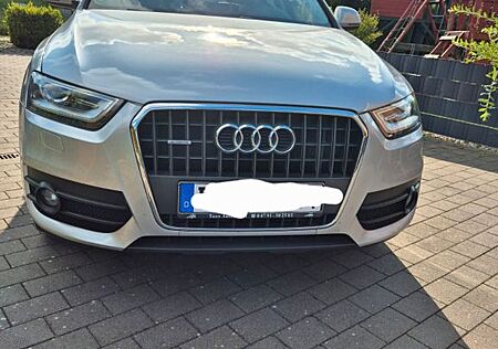 Audi Q3 2.0 TFSI S tronic quattro -