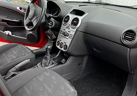 Opel Corsa D 1.4 Edition