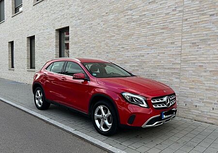 Mercedes-Benz GLA 180 - NAVI - LEDER - KAMERA - LED -