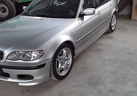 BMW 330xi -