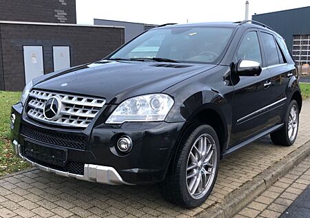 Mercedes-Benz ML 500 Designo AMG Paket+TV+AMG Auspuff+Voll