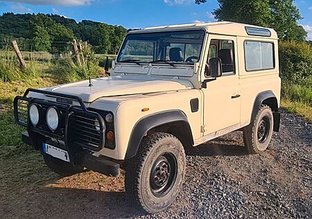 Land Rover Defender 90