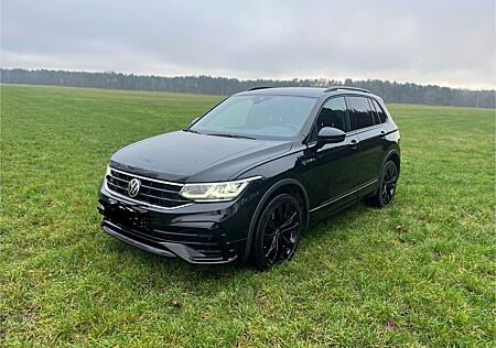 VW Tiguan Volkswagen 2.0 TDI 147kw DSG 4MOTION R-Line Black