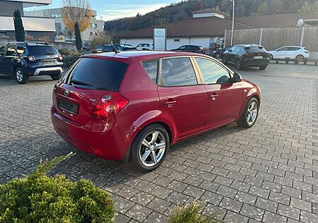 Kia Cee'd / Ceed 1.6 CRDi + SITZHEIZUNG + TÜV NEU