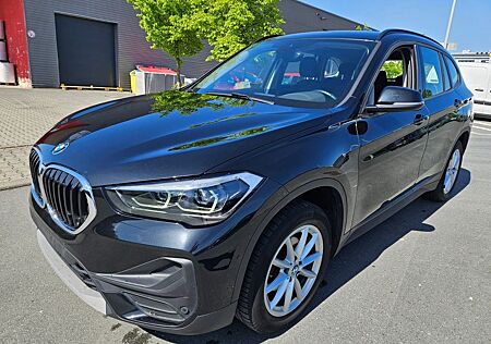 BMW X1 16D SDRIVE * NAVIGATION * ALU * PDC * LED
