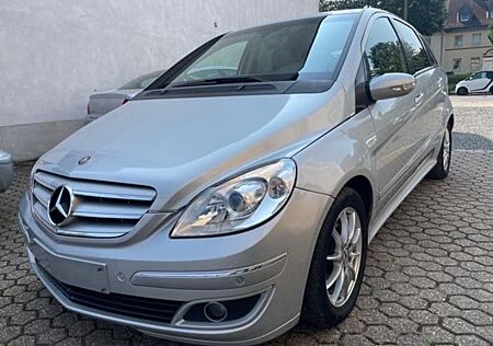 Mercedes-Benz B 200 -
