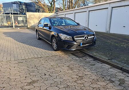 Mercedes-Benz CLA 180 Shooting Brake -