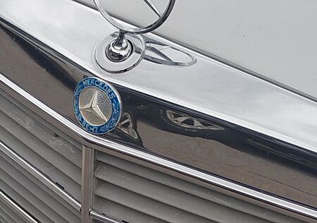 Mercedes-Benz E 280 W 123 CE