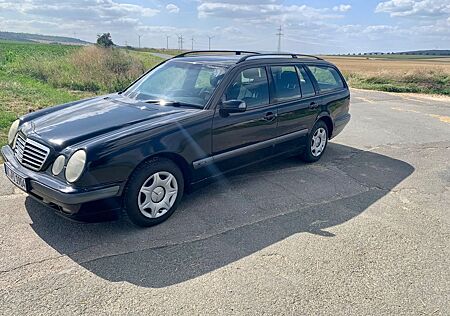 Mercedes-Benz E 220 Mercedes E220 CDI T-Klassic Kombi 147 PS Diesel