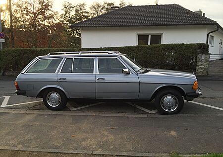 Mercedes-Benz 230 TE T- Modell Baujahr 1983