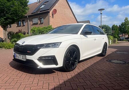 Skoda Octavia Combi RS 2.0 TDI DSG/HUD/ACC/Kamera