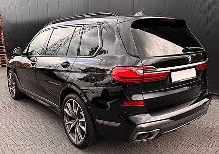 BMW X7 M50i -