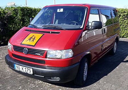 VW T4 Caravelle Volkswagen 2,5-l-Diesel TDI 75kW Standard