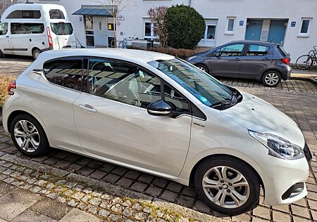 Peugeot 208 1.2 Allure PureTech 110 EAT6 S & S Allure