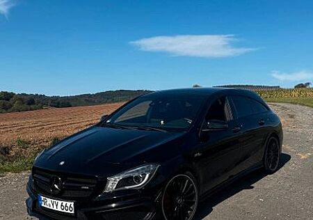 Mercedes-Benz CLA 45 AMG Shooting Brake CLA 45 AMG SPEEDSH...