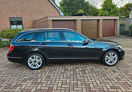 Mercedes-Benz C 220 d T AVANTGARDE Autom 2 HAND