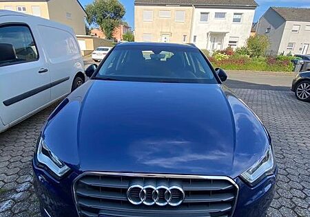 Audi A3 2.0 TDI S tronic BiXenon, Tempomat