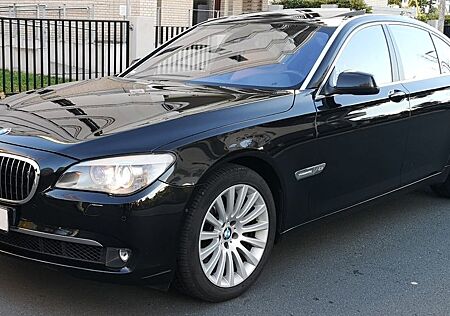BMW 760i - V12, wenig KM, 3xTV, HUD, Night Vision